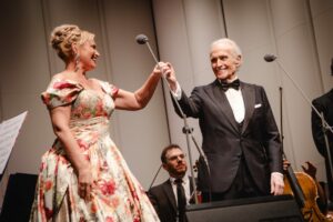 JOSÉ CARRERAS Y AINHOA ARTETA EN EL AUDITORIO NACIONAL DEL S.O.D.R.E.: …»UNA VELADA DONDE LA VIDA CANTÓ MÁS ALTO QUE EL DOLOR»…