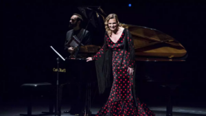 LA SOPRANO AINHOA ARTETA: «ME ENCANTA CANTAR MÚSICA ACTUAL EN CASA»